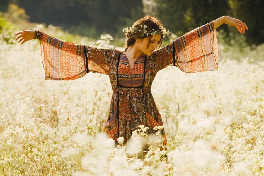 Shamanic release of emotional trauma and pain body healing with Psychic Lilly