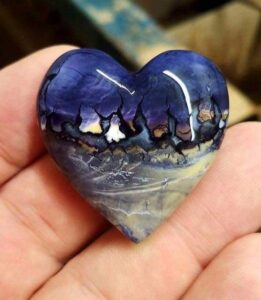 Sodalite | Gain mental clarity, and enhance your intuition